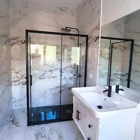 Casa Vale Vinagre- Schoene In Der By Interhome *